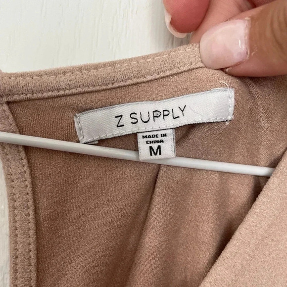 Women’s Short Sleeved Z Supply Suede Dress Sz. M - Picture 4 of 4